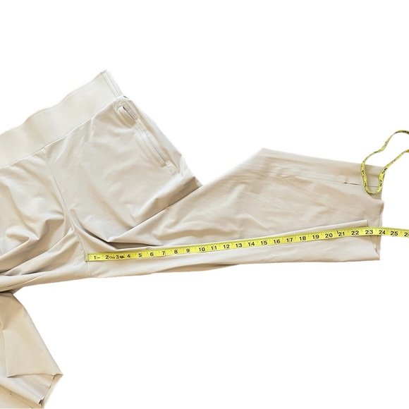 ATHLETA Cosmic Crop Beige - Picture 16 of 16